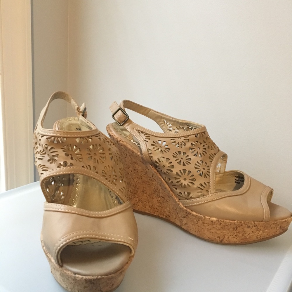 Tan cork wedges